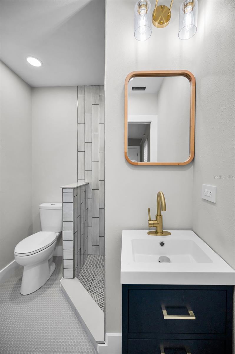 BAY POINT ESTATES 2ND ADD - Residential Lease