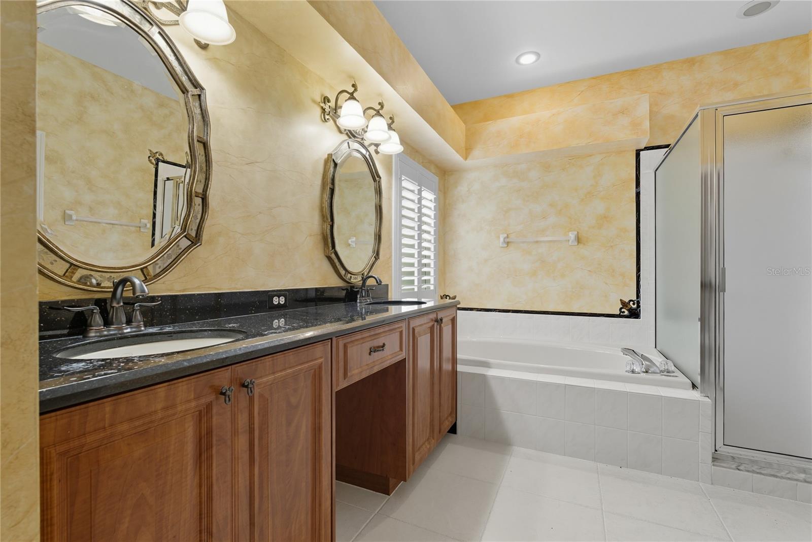 CRESCENT OAKS COUNTRY CLUB COVENTRY PH 4 - Residential