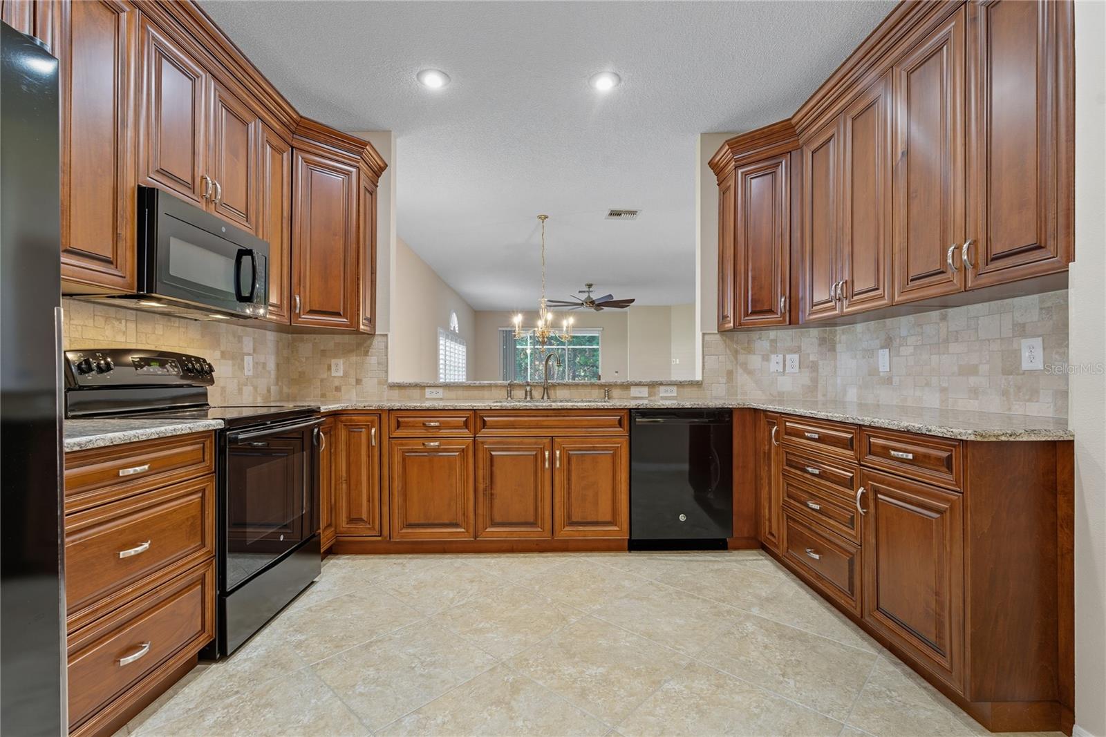 CRESCENT OAKS COUNTRY CLUB COVENTRY PH 4 - Residential