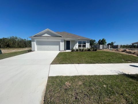 Photo of 237 Harper Estates Cir, Lake Wales, FL 33859 (MLS # R4908597) Photo of 237 Harper Estates Cir, Lake Wales, FL 33859 (MLS # R4908597)