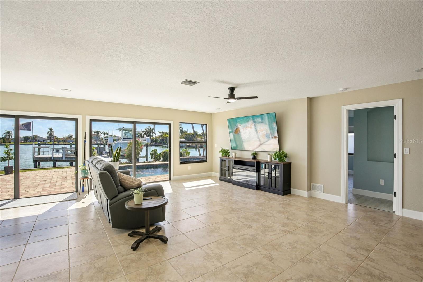 CRYSTAL ISLAND - Residential