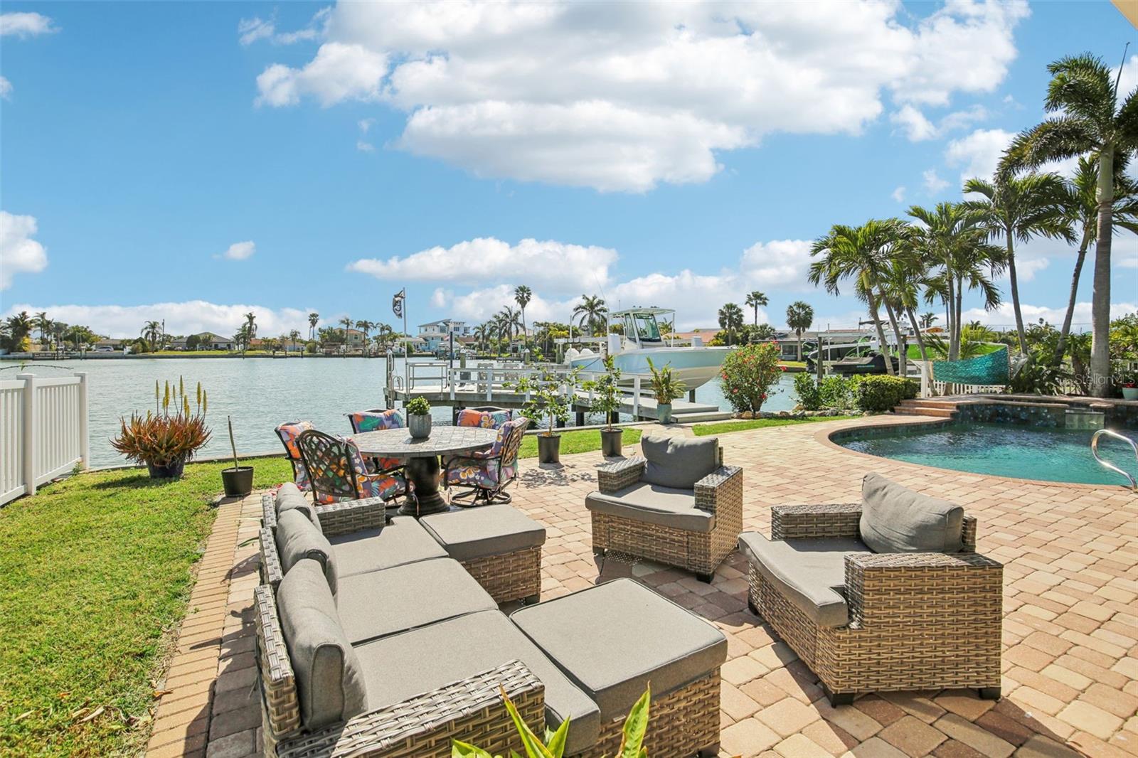 CRYSTAL ISLAND - Residential