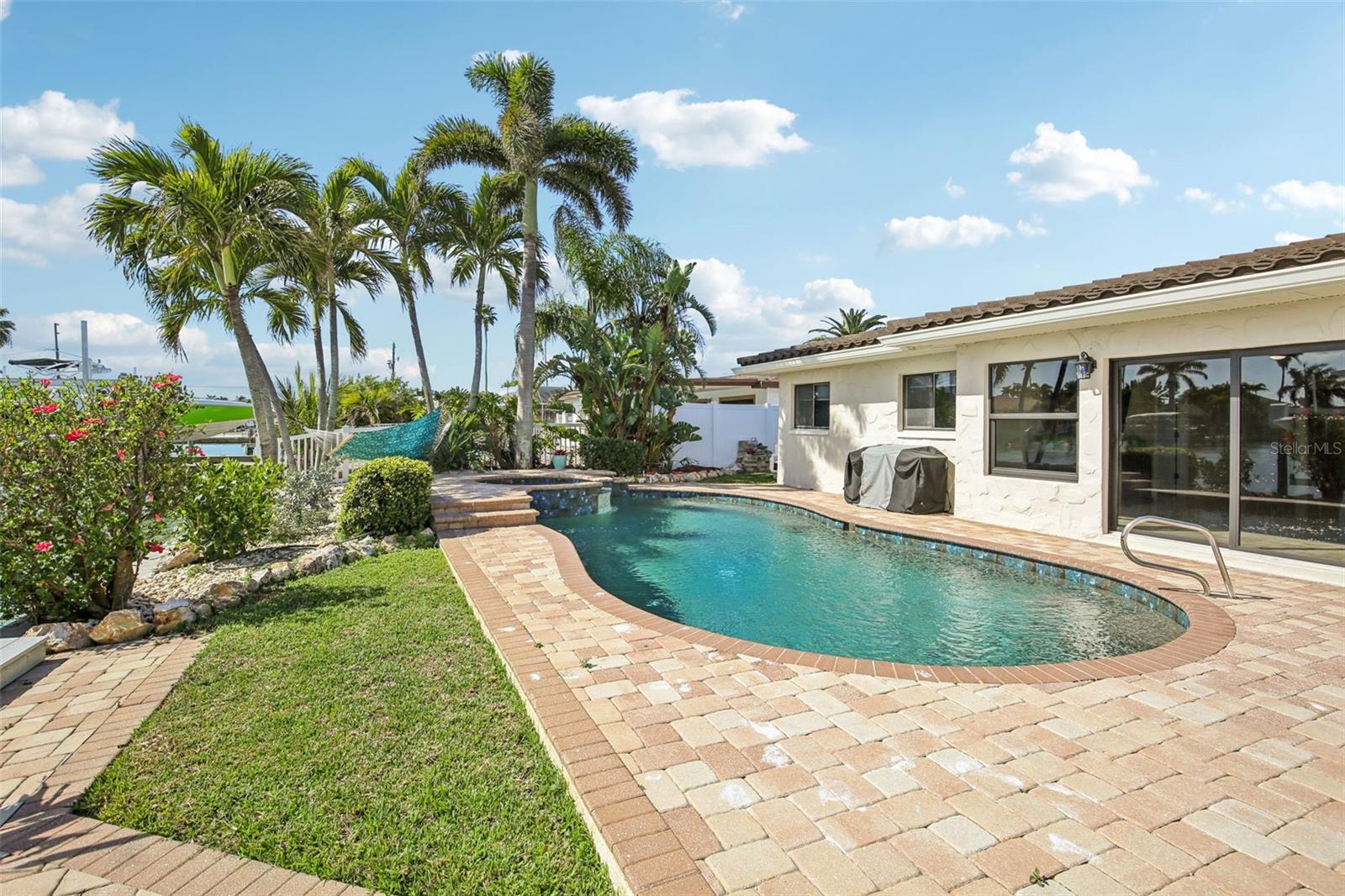 CRYSTAL ISLAND - Residential