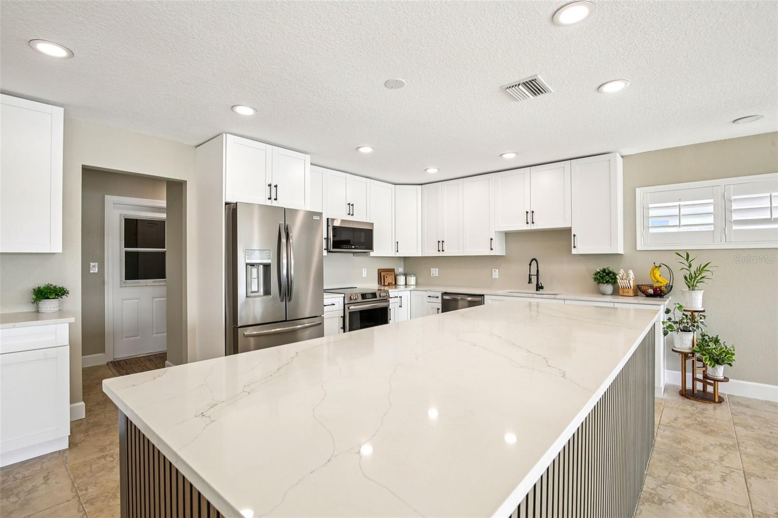 CRYSTAL ISLAND - Residential