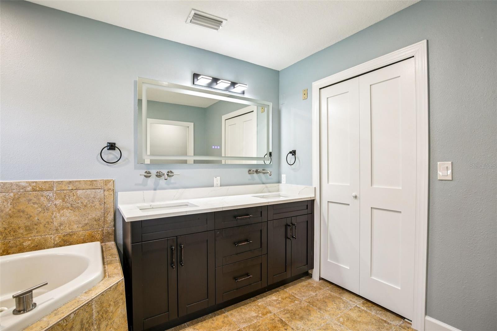 CRYSTAL ISLAND - Residential