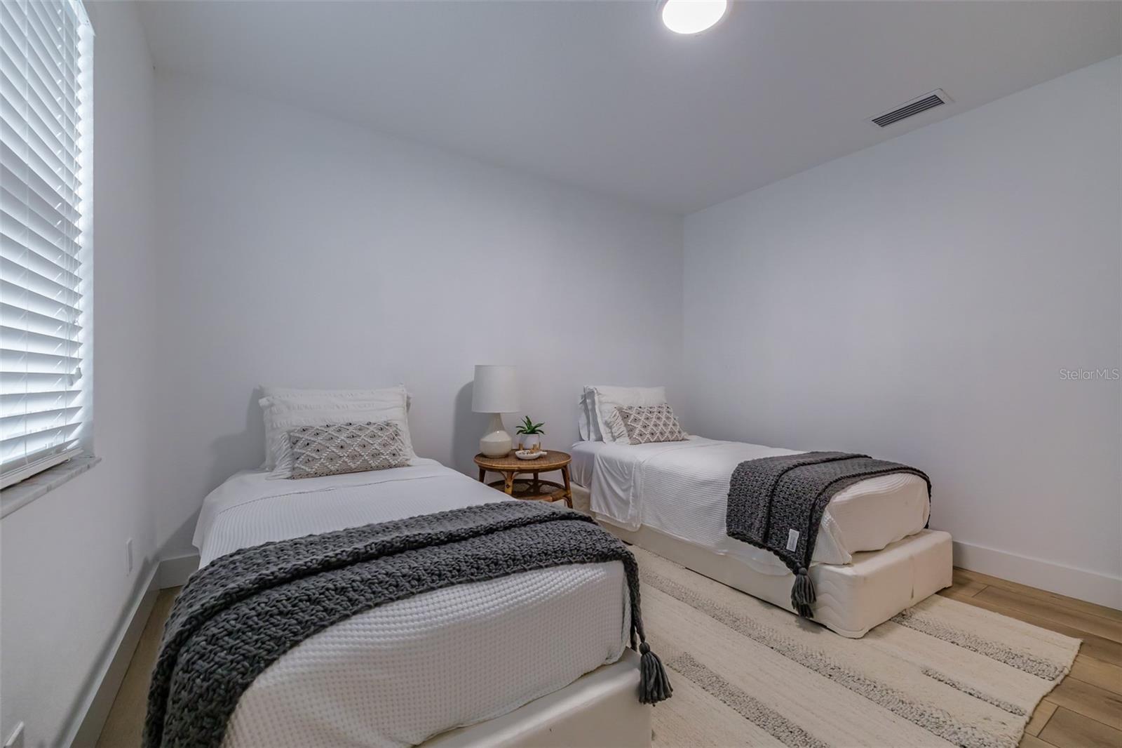 A RESUB OF A POR OF APOLLO - Residential