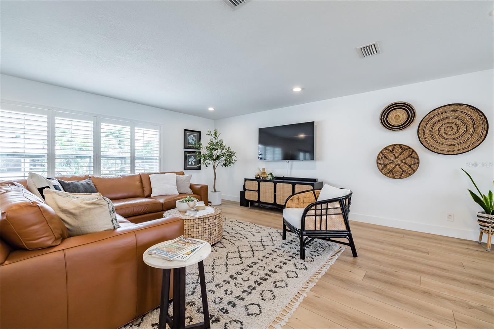 A RESUB OF A POR OF APOLLO - Residential