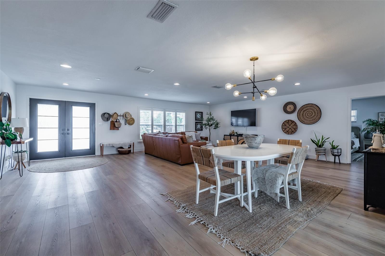 A RESUB OF A POR OF APOLLO - Residential