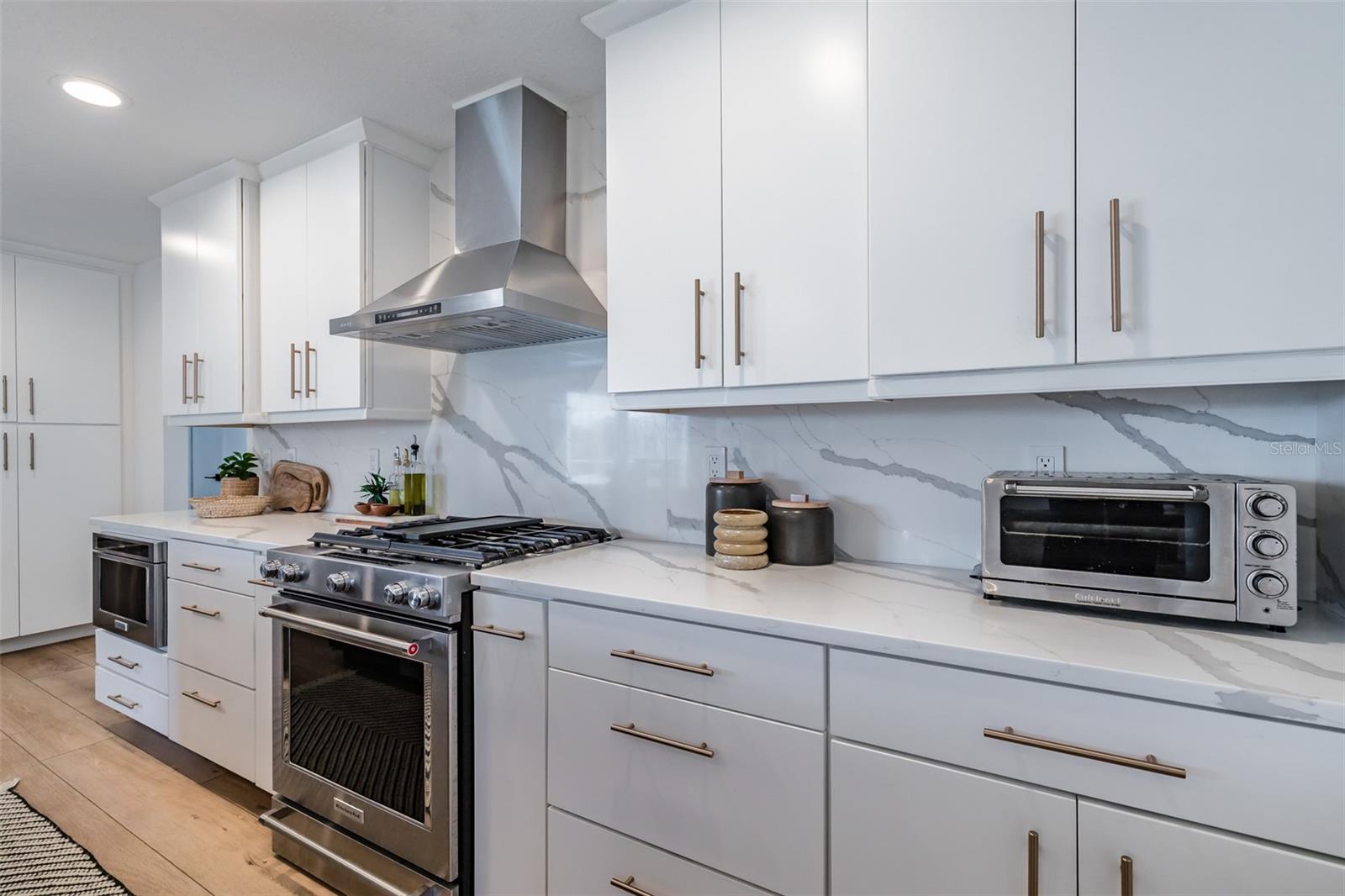 A RESUB OF A POR OF APOLLO - Residential