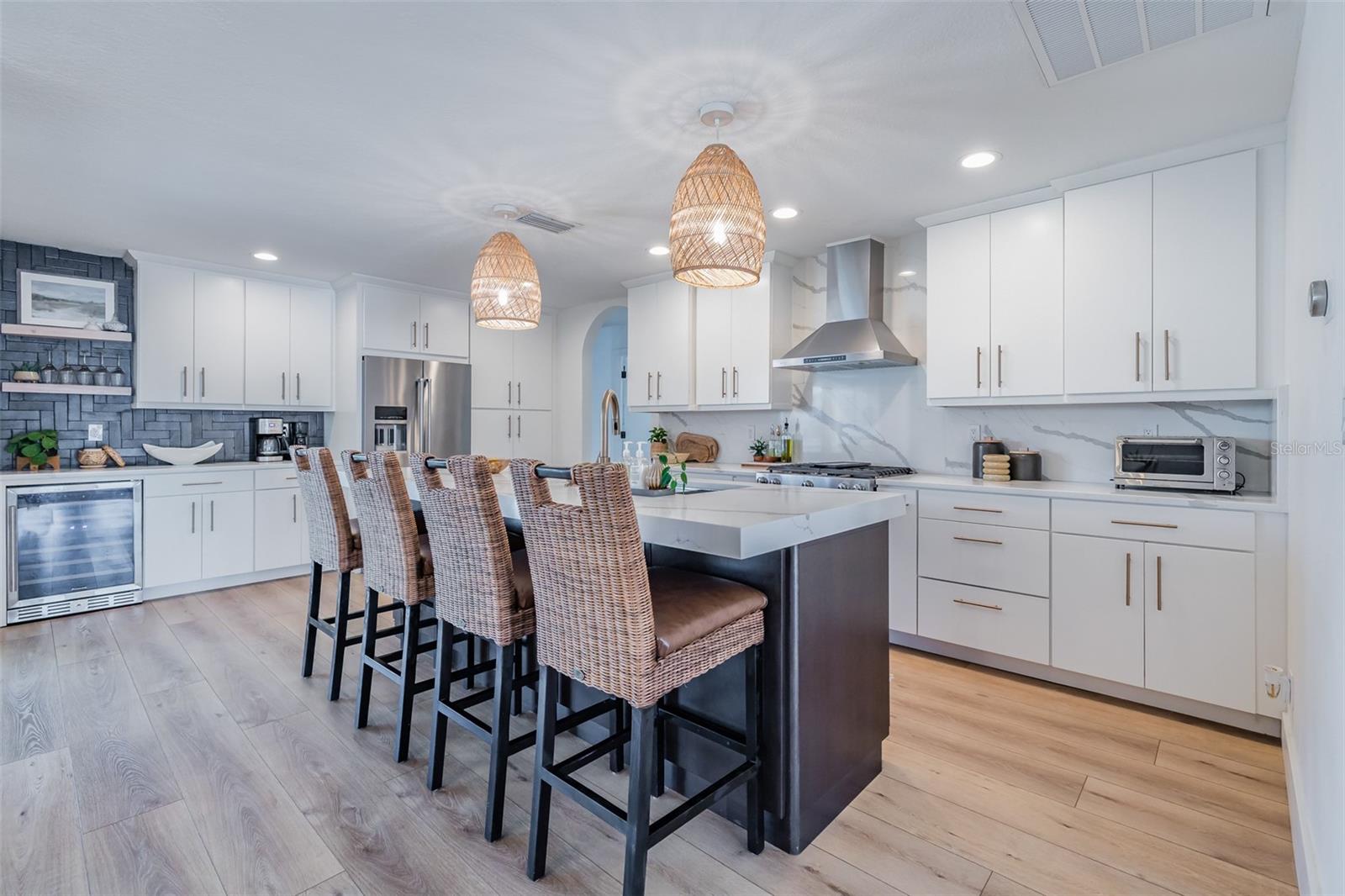 A RESUB OF A POR OF APOLLO - Residential