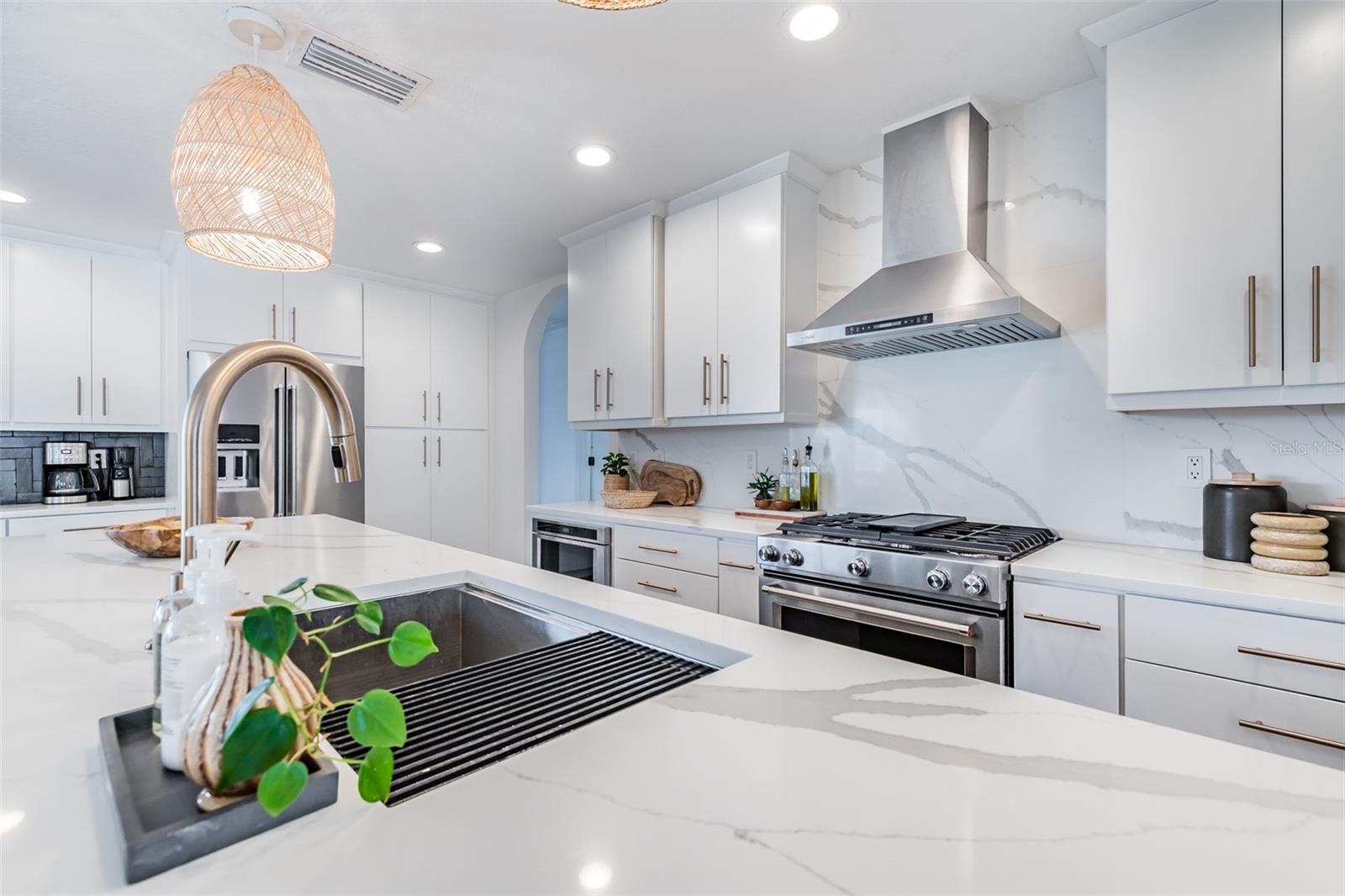 A RESUB OF A POR OF APOLLO - Residential