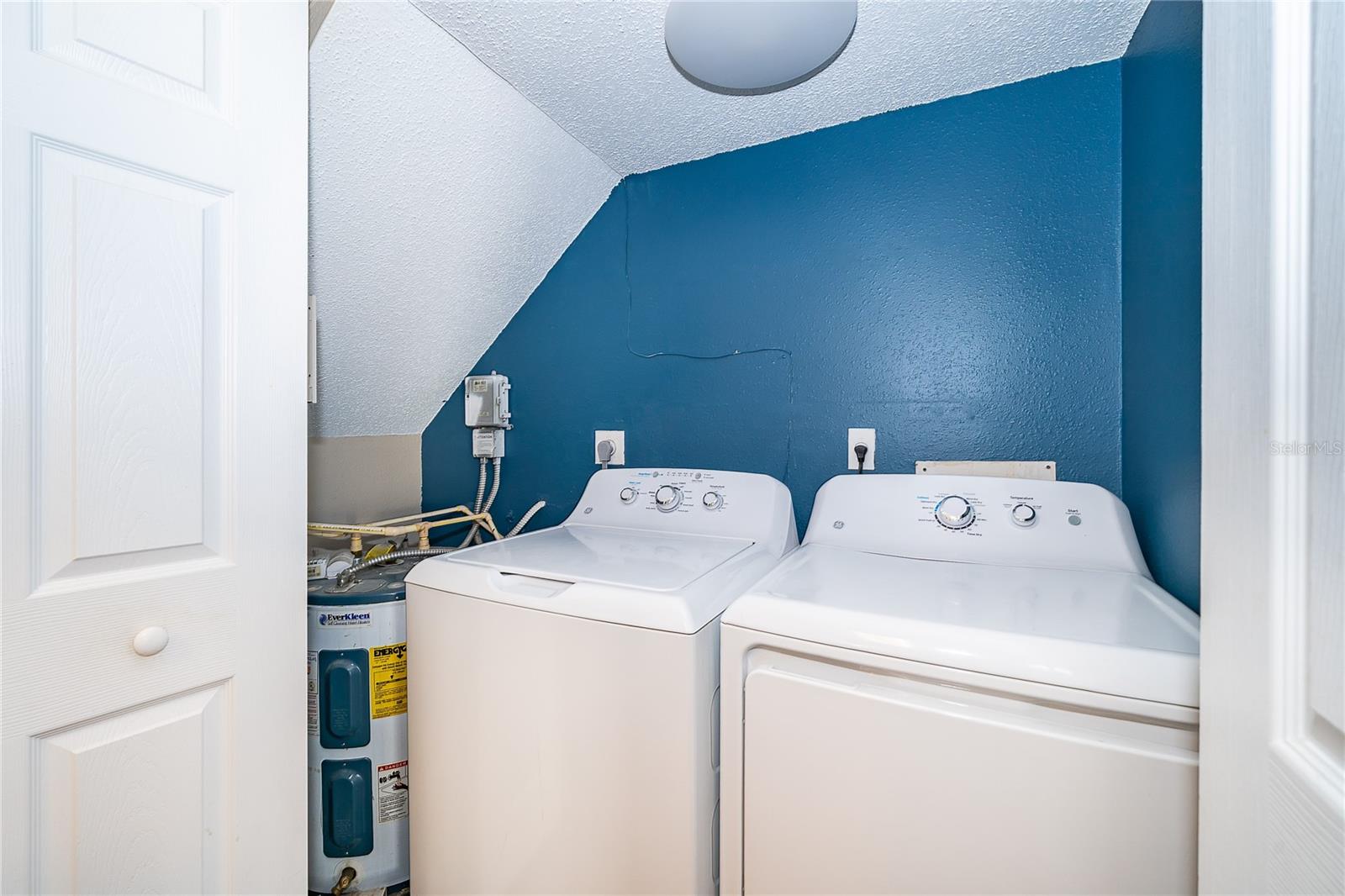 FERNBROOK TRAILS - Residential