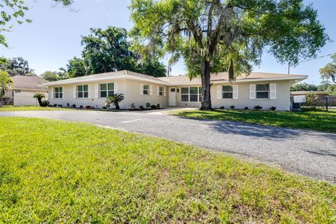 A home in PLANT CITY