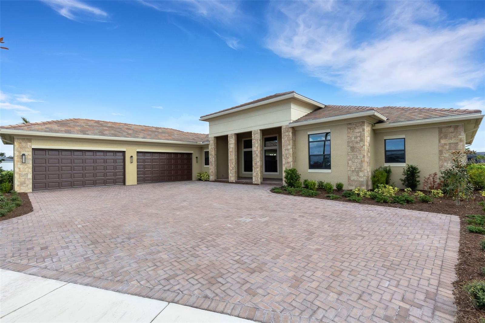 4672 MONDRIAN COURT