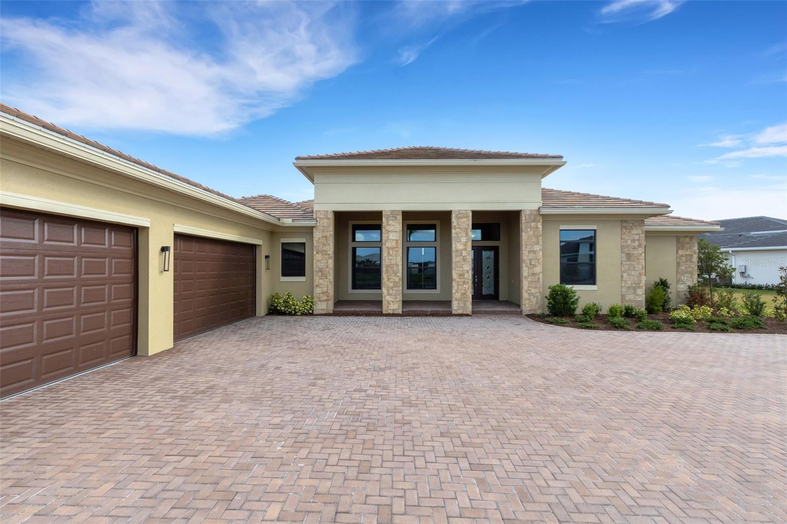 4672 MONDRIAN COURT