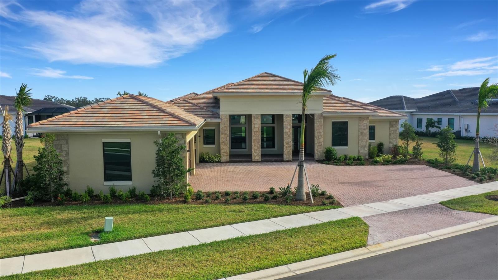 4672 MONDRIAN COURT