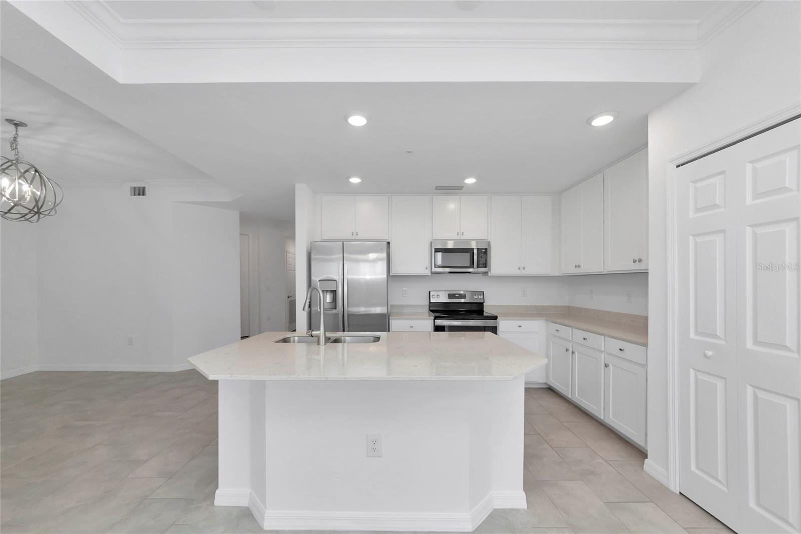 LAKEWOOD NATIONAL - Residential