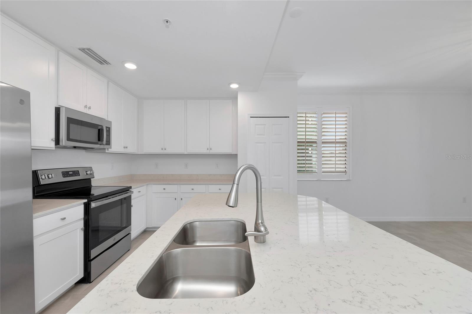 LAKEWOOD NATIONAL - Residential