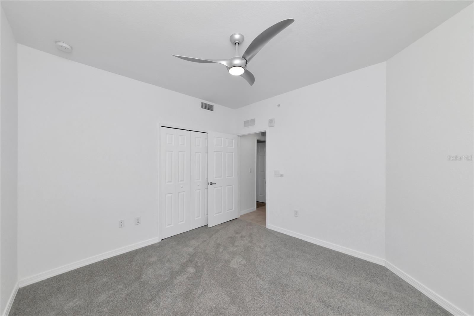 LAKEWOOD NATIONAL - Residential