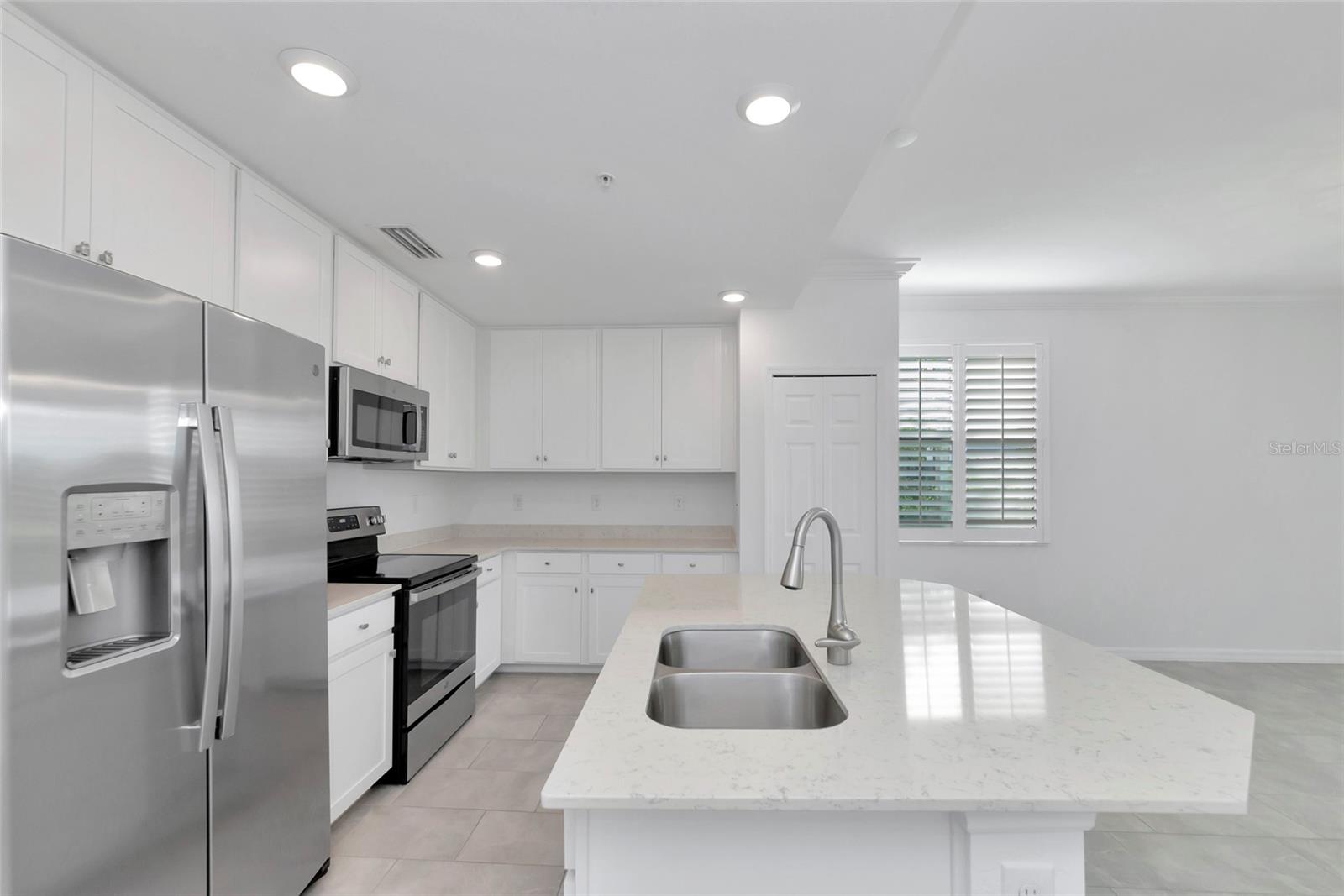 LAKEWOOD NATIONAL - Residential