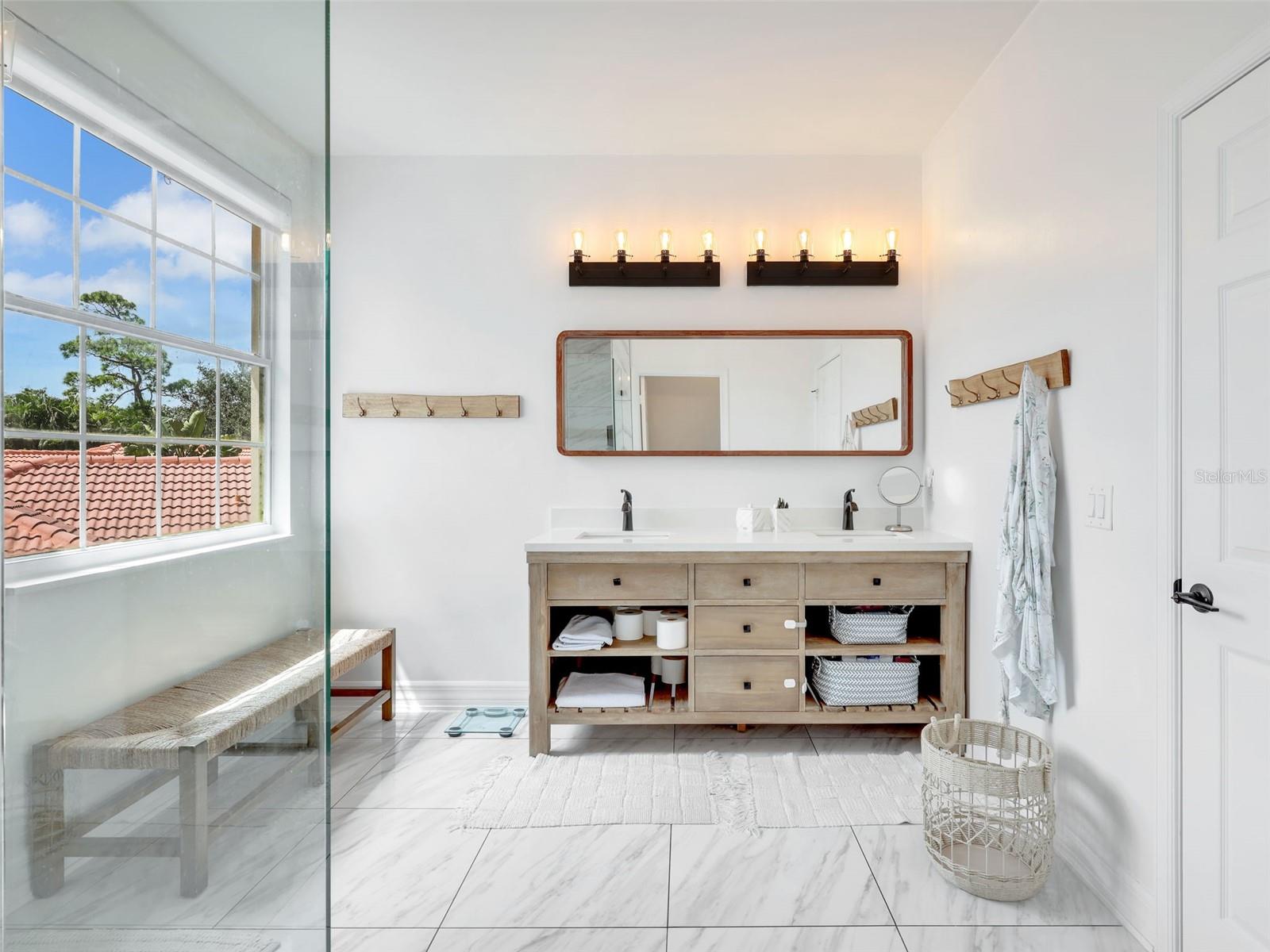 SATURNIA LAKES 1 - Residential