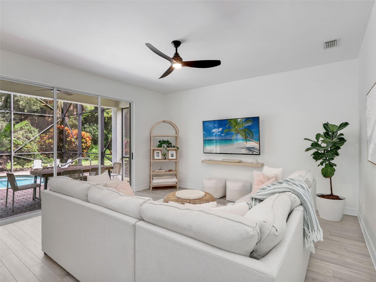 SATURNIA LAKES 1 - Residential