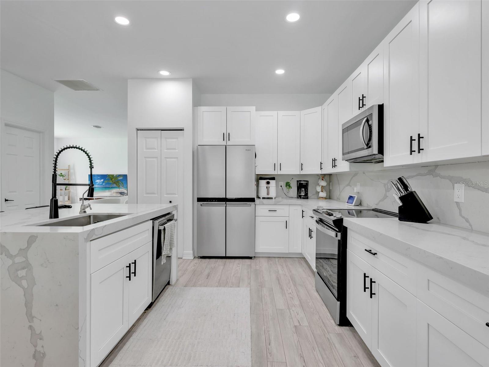 SATURNIA LAKES 1 - Residential