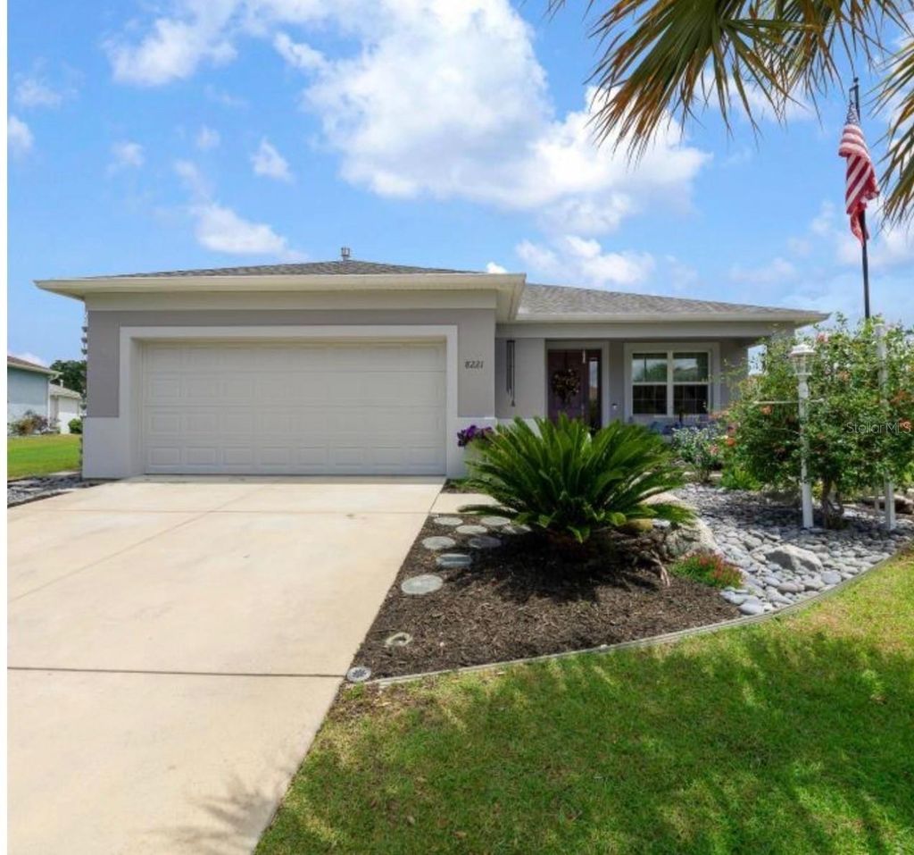 Photo of 8221 SW 78th Terrace Road, Ocala, FL 34476 (MLS # OM723919)