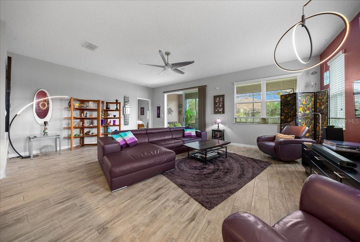 INDIGO EAST - Residential