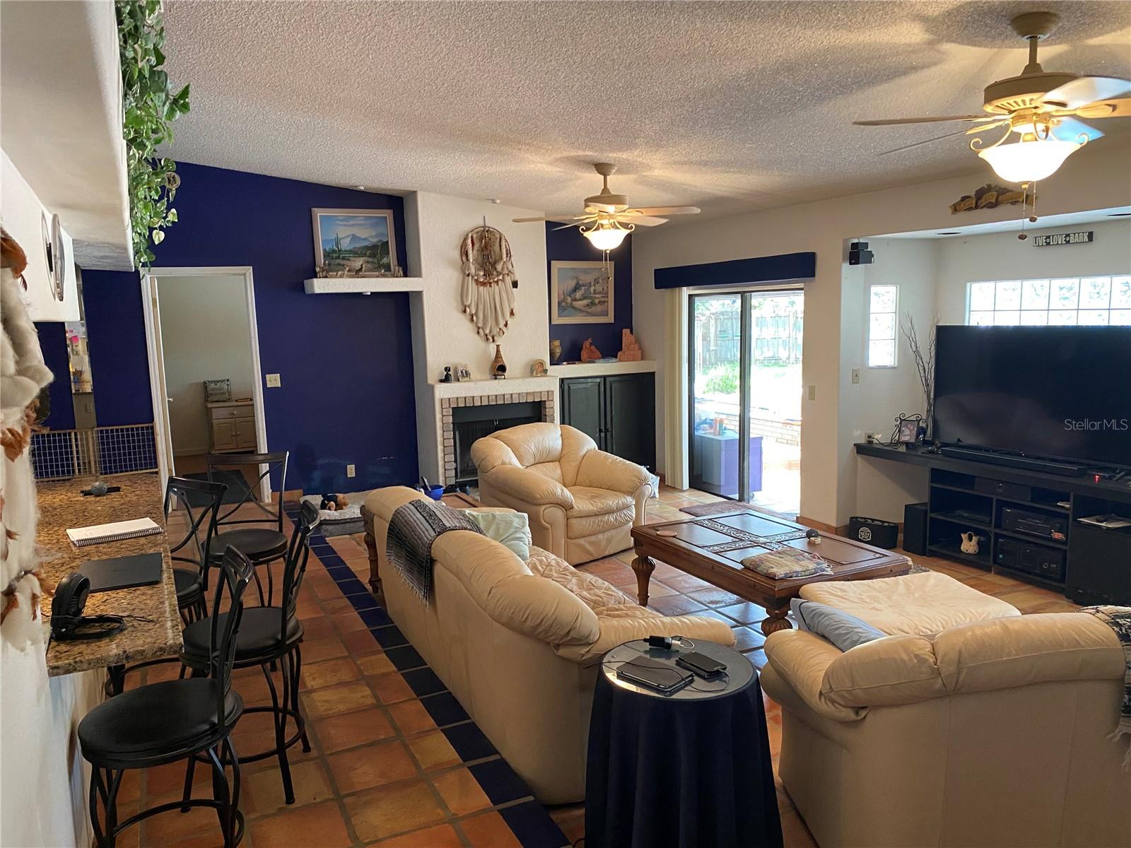 855 BENCHWOOD DRIVE