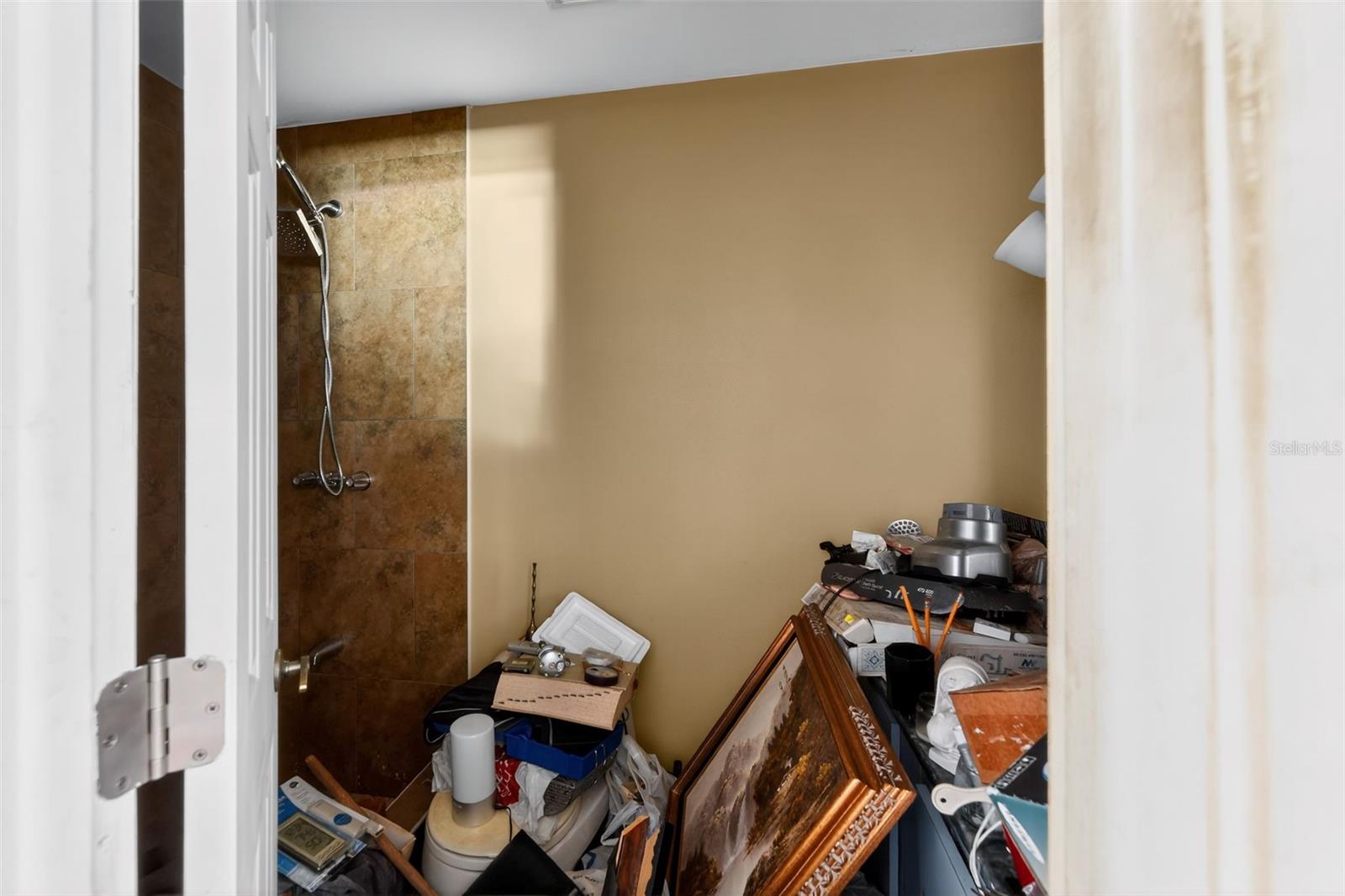 HOURGLASS LAKE SUB - Residential