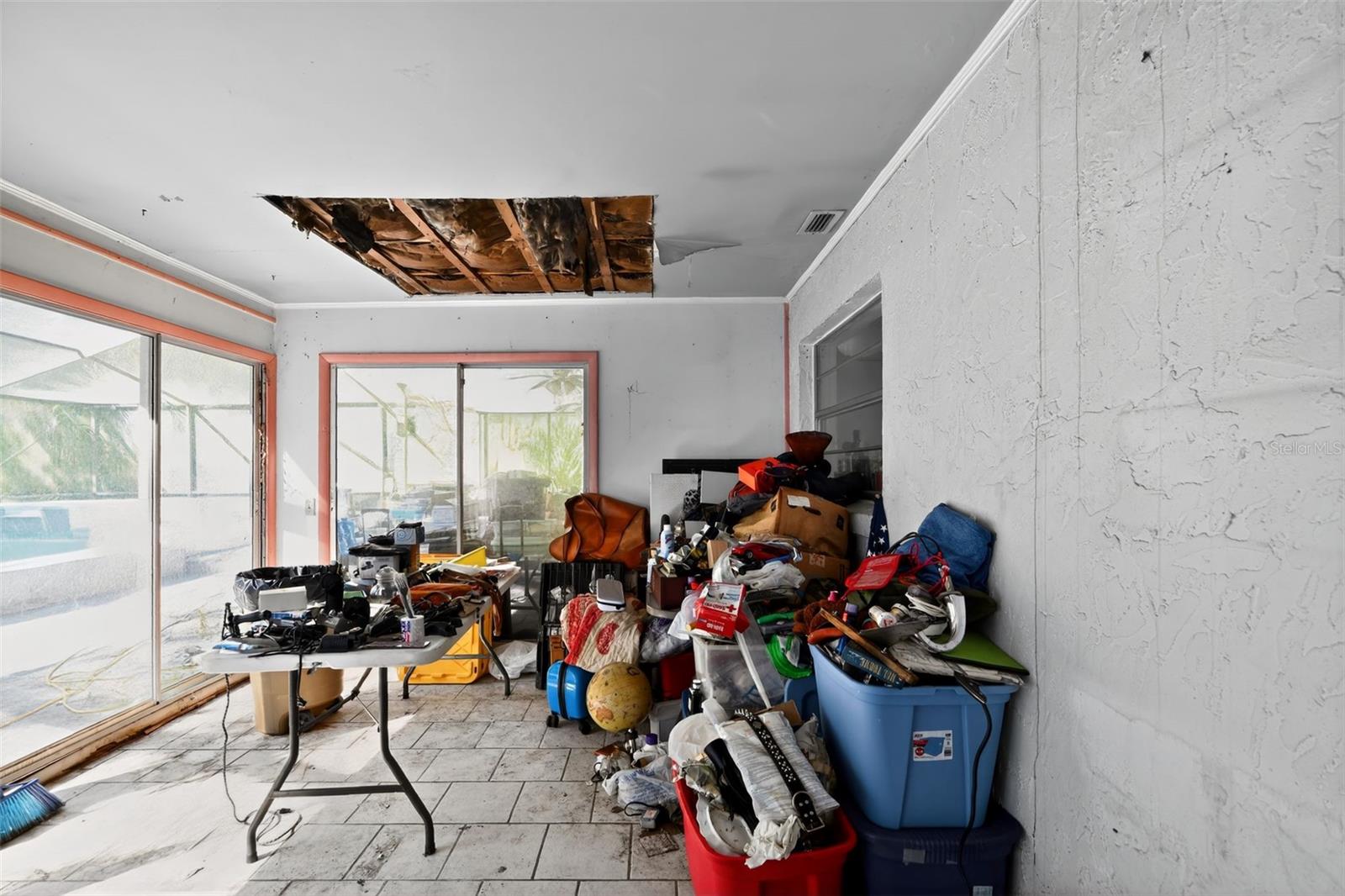 HOURGLASS LAKE SUB - Residential