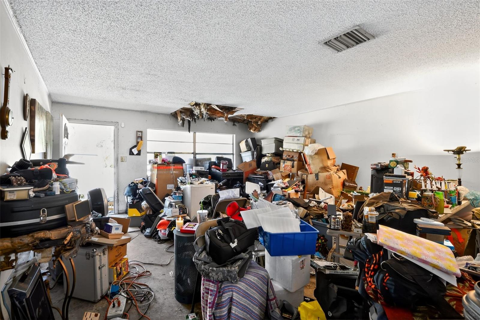 HOURGLASS LAKE SUB - Residential