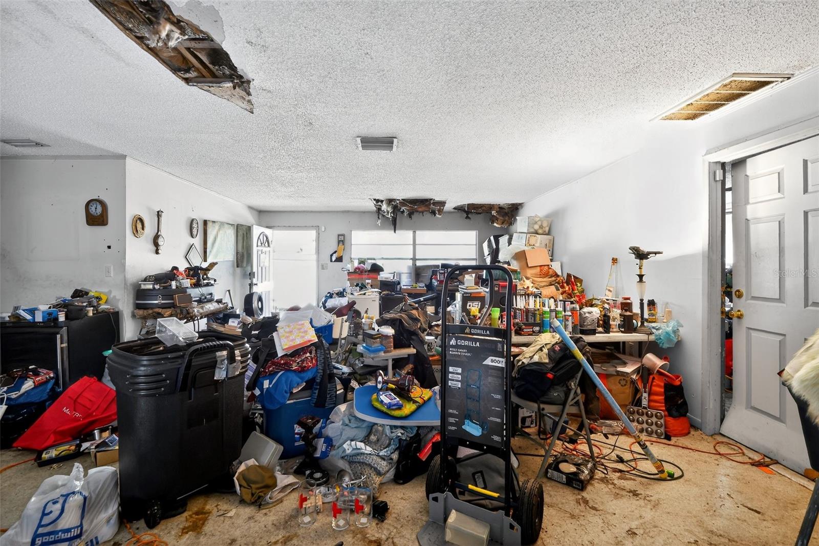 HOURGLASS LAKE SUB - Residential