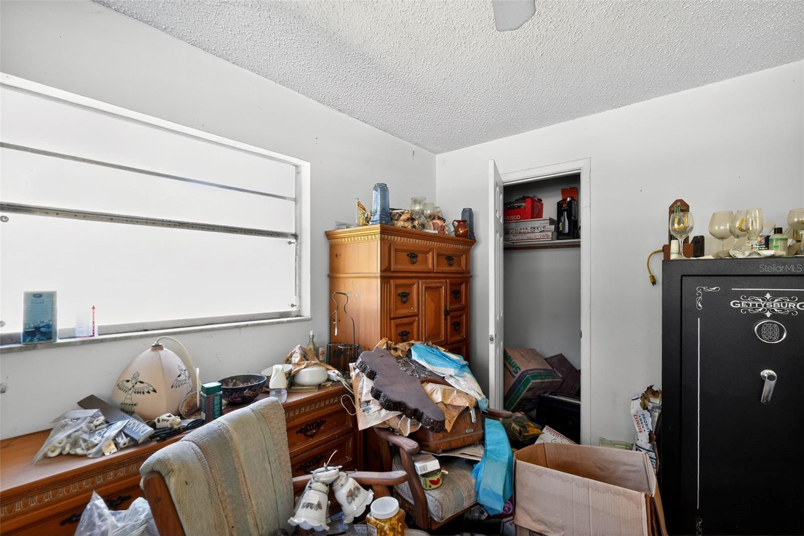 HOURGLASS LAKE SUB - Residential