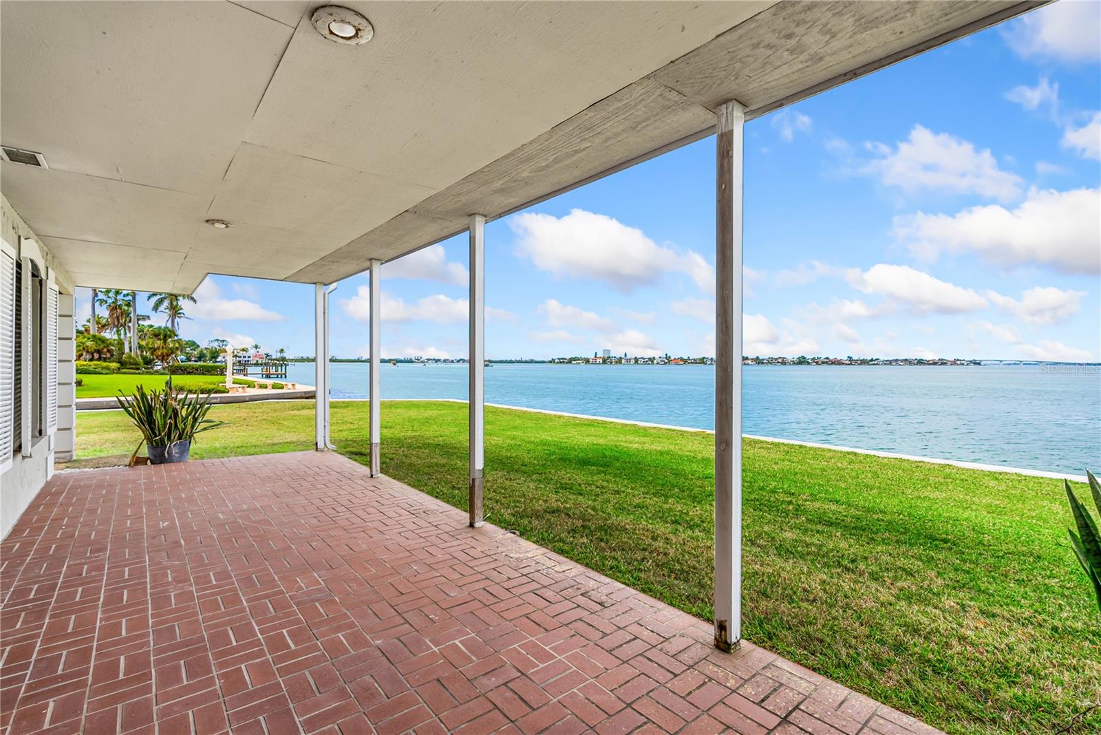 BAY ISLAND - Residential