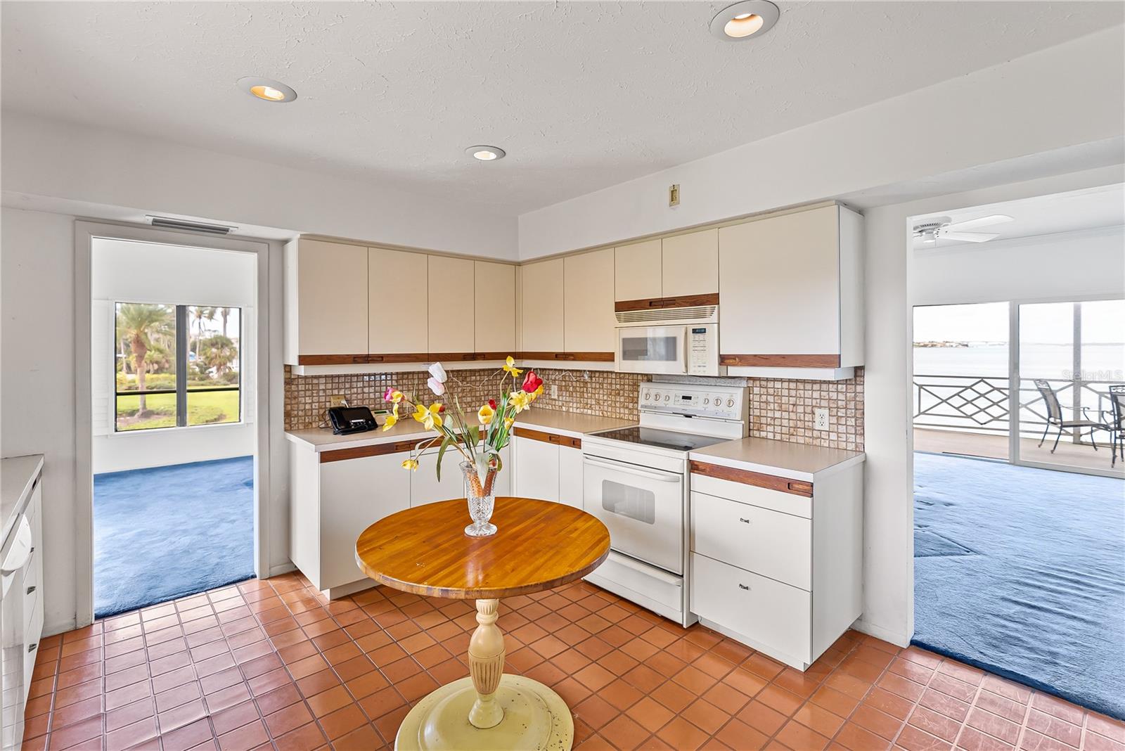 BAY ISLAND - Residential