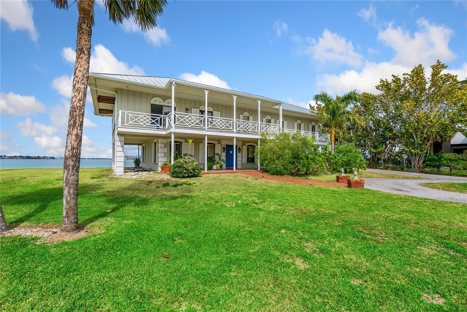 BAY ISLAND - Residential