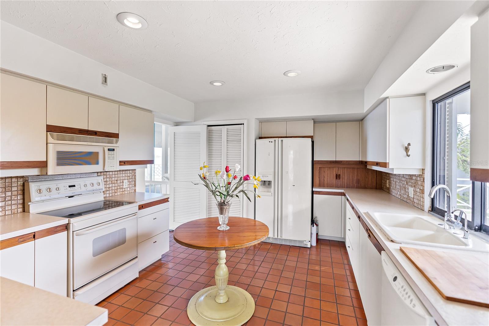 BAY ISLAND - Residential