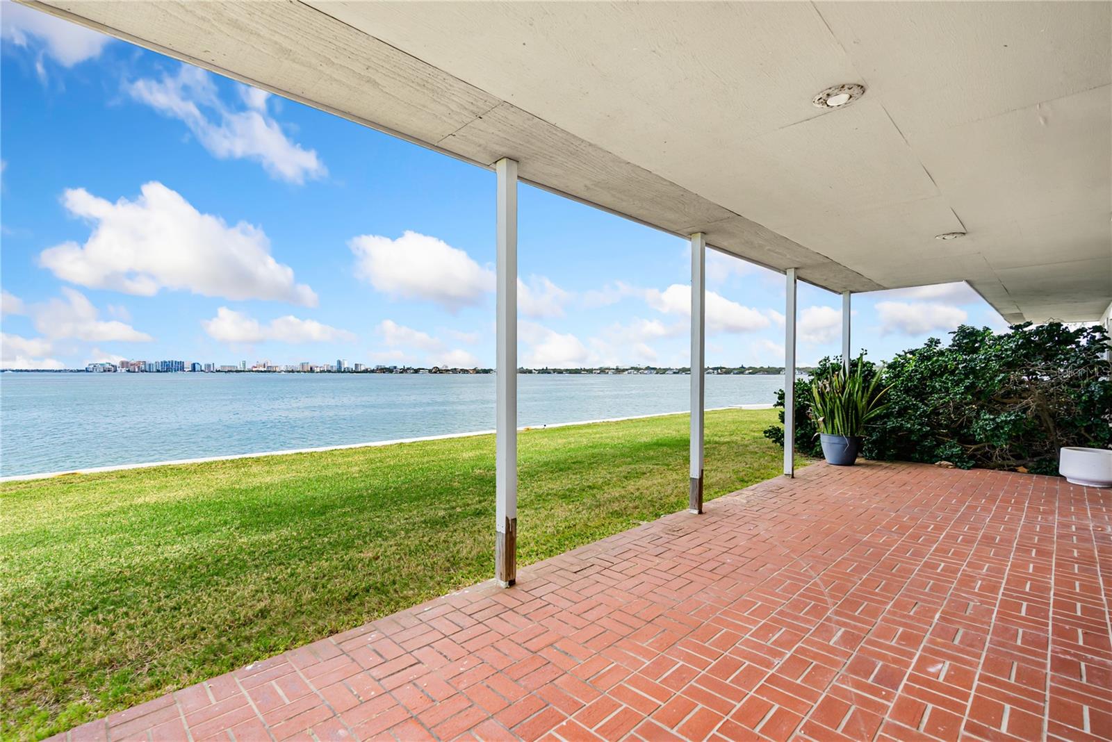 BAY ISLAND - Residential