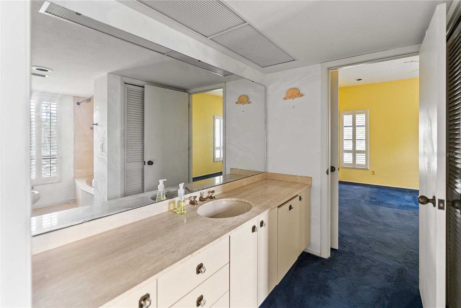 BAY ISLAND - Residential