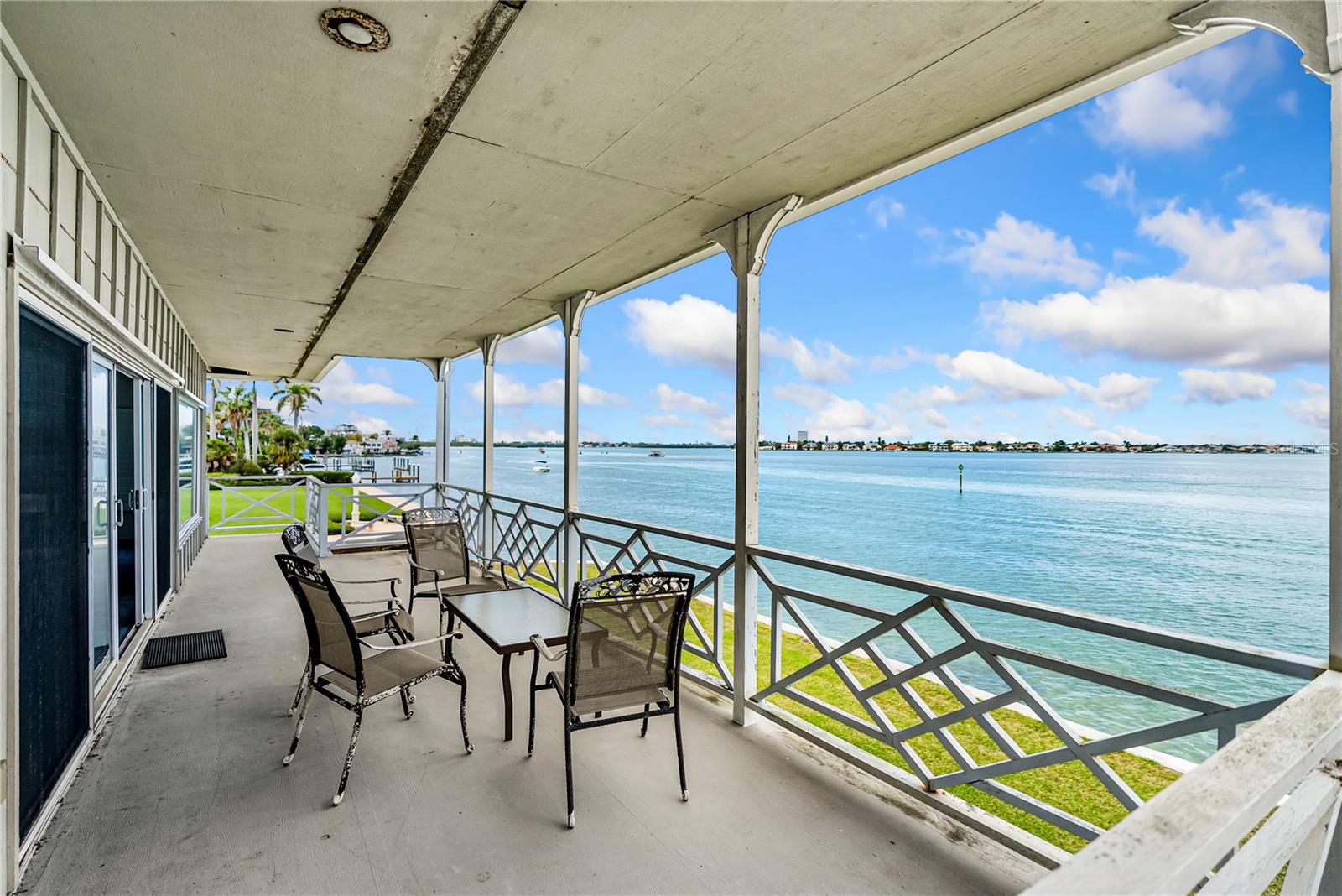 BAY ISLAND - Residential