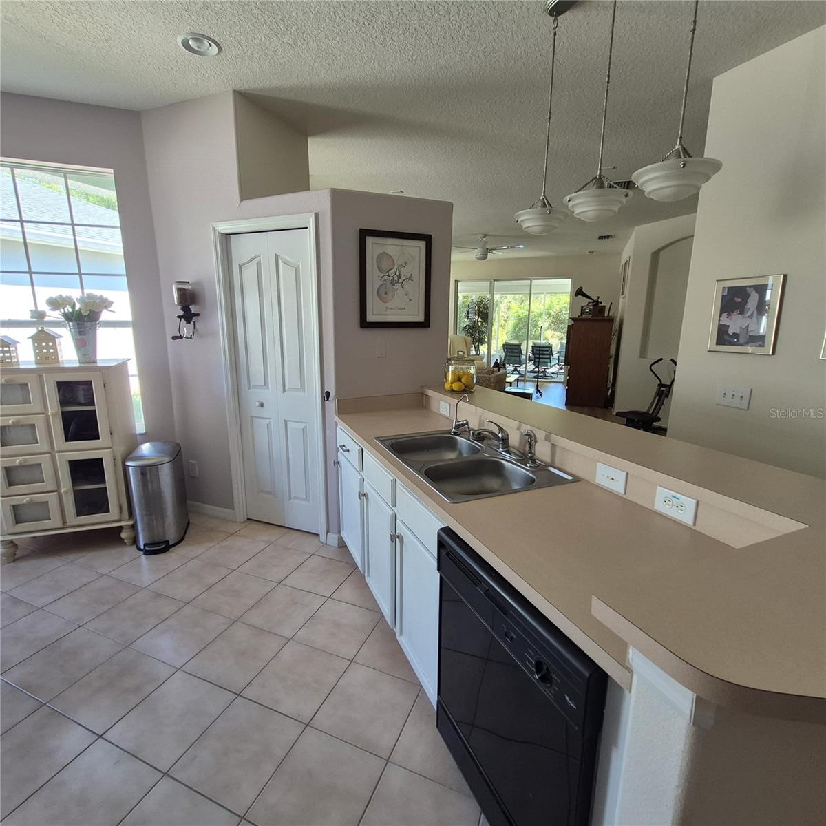 WESTMONT OAKS - Residential