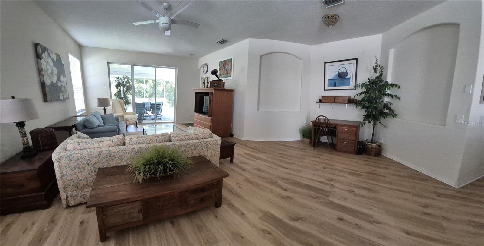 WESTMONT OAKS - Residential