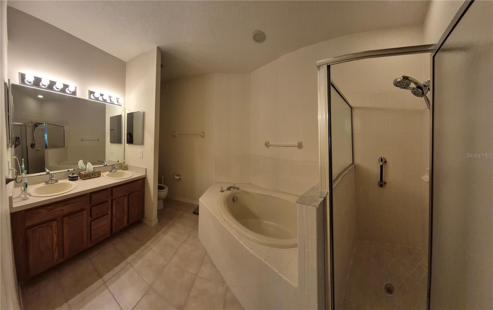 WESTMONT OAKS - Residential