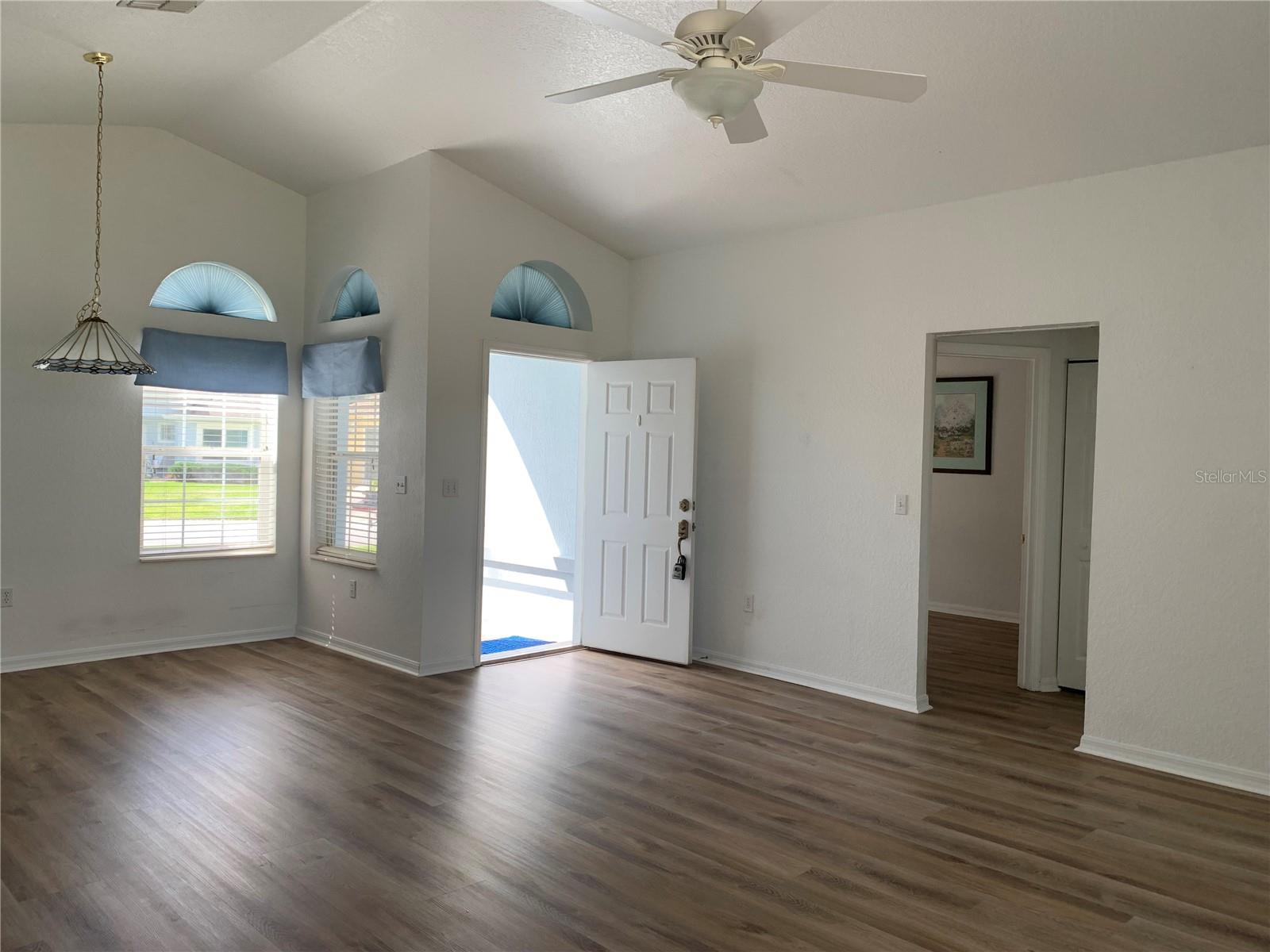 OAK RUN LAUREL OAKS - Residential