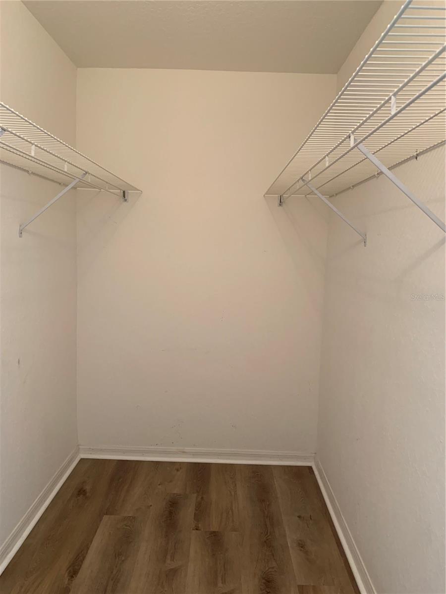 OAK RUN LAUREL OAKS - Residential