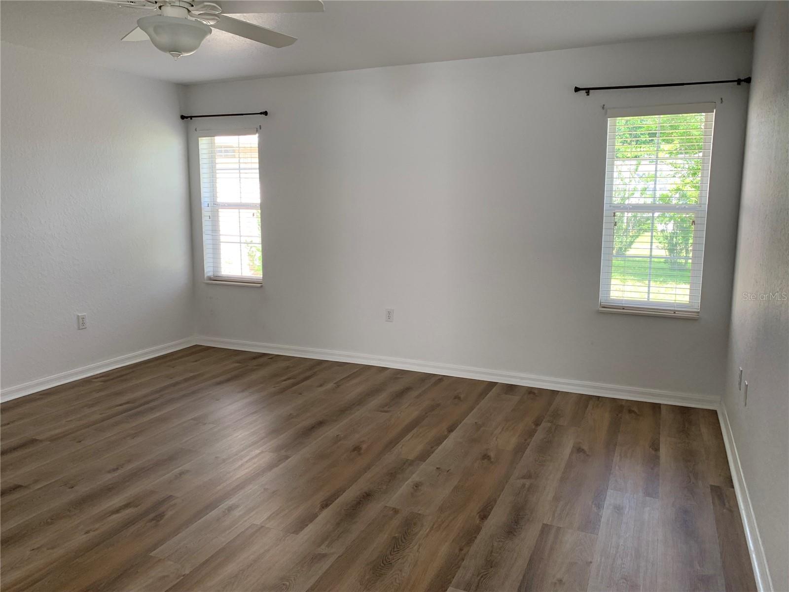 OAK RUN LAUREL OAKS - Residential