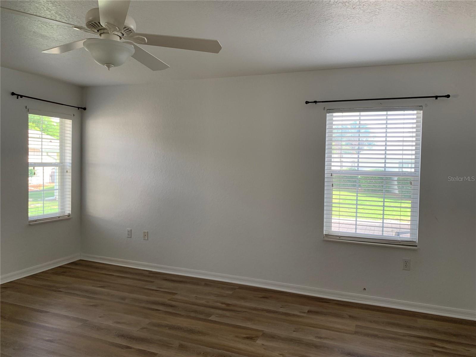 OAK RUN LAUREL OAKS - Residential