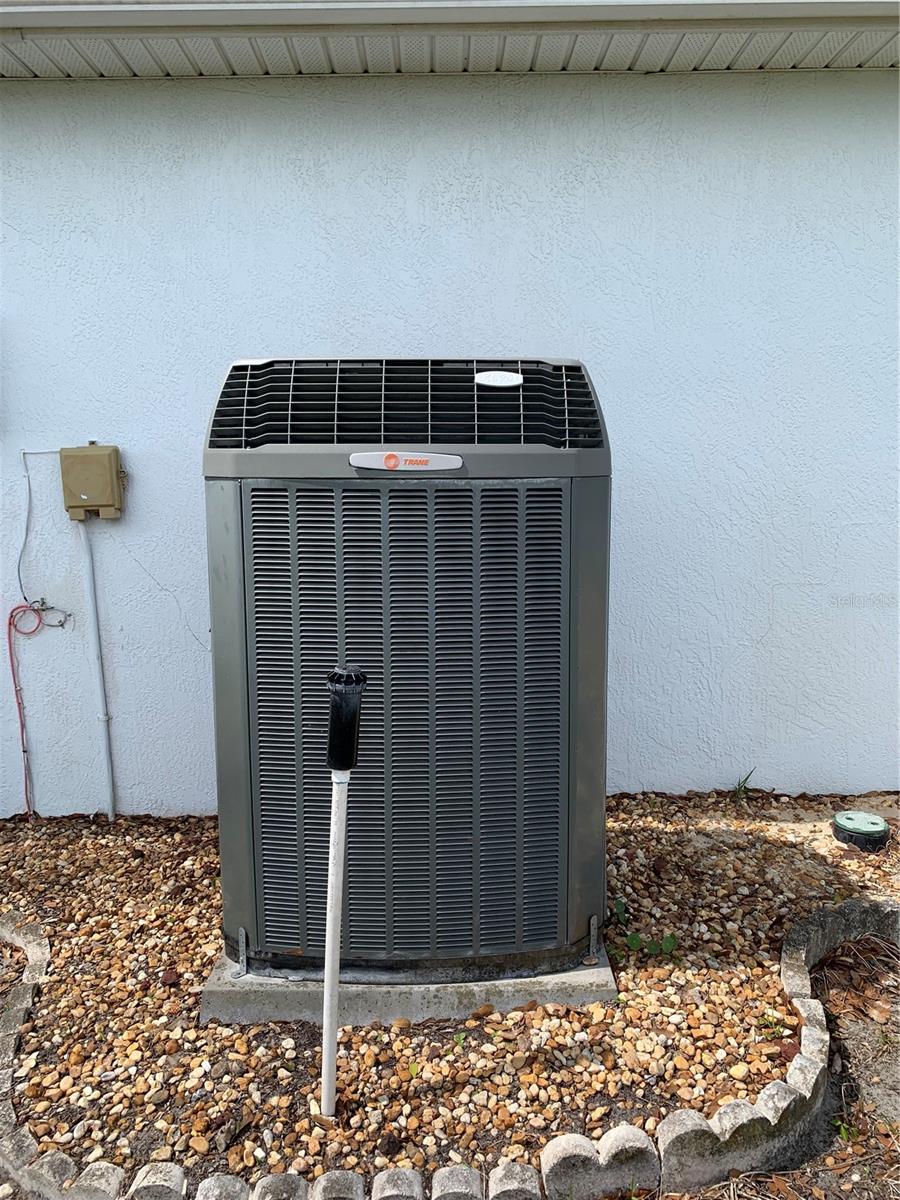 OAK RUN LAUREL OAKS - Residential